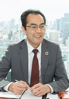 山田 太郎 氏 