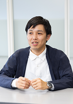 堀 達広 氏
