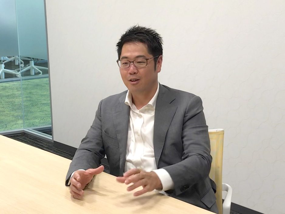 非効率なデータ分析環境を改善するため、クラウドの活用を検討
