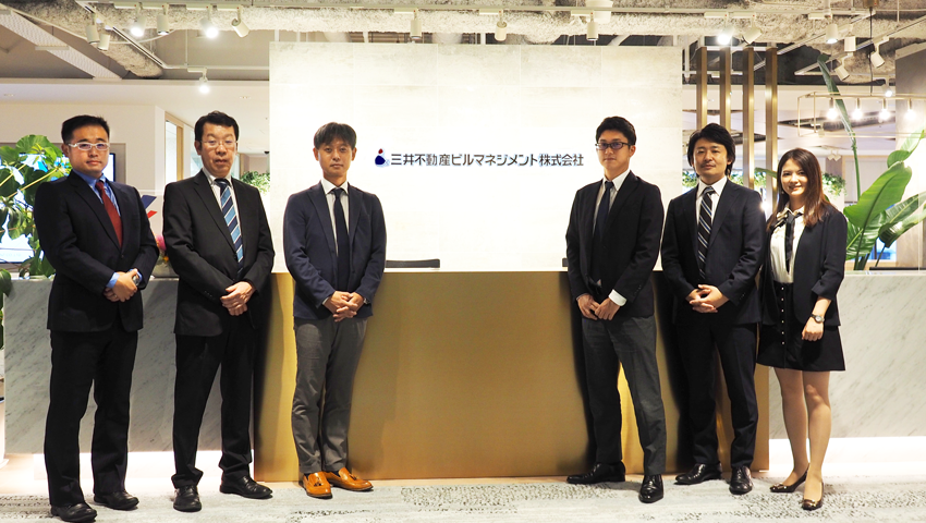 SBテクノロジー株式会社（写真左から）万代 智也、（写真右から）林 霊、田中 敏朗
