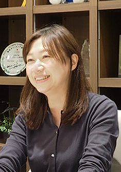 稲野 裕美 氏